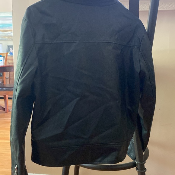 Black pleather jacket size medium - Picture 2 of 4